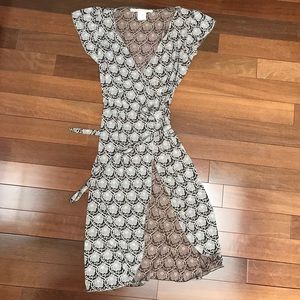**Like New** Max Studio small wrap dress